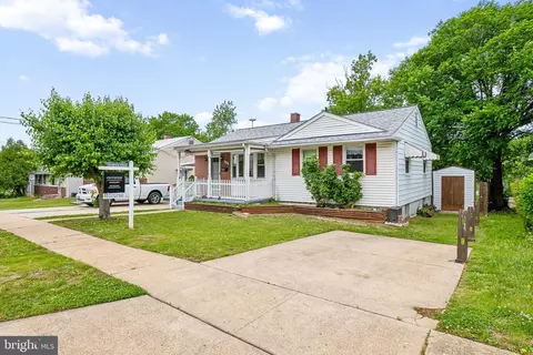7302 Powhatan St, Lanham, MD 20706