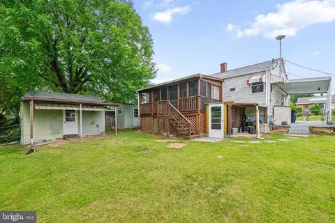 Exterior - 7302 Powhatan St, Lanham, MD 20706 photo 9 of 15