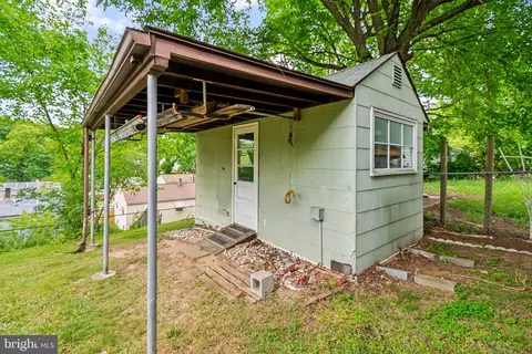 Exterior - 7302 Powhatan St, Lanham, MD 20706 photo 13 of 15