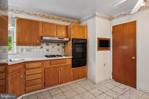 Kitchen - 7302 Powhatan St, Lanham, MD 20706 photo 4 of 4