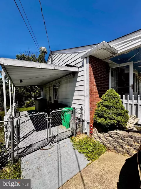 Exterior - 7302 Powhatan St, Lanham, MD 20706 photo 3 of 15