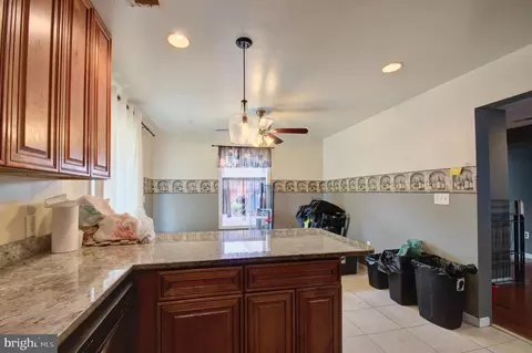 Entry Way - 6708 Boxwood, Suitland, MD 20746 photo 1 of 3