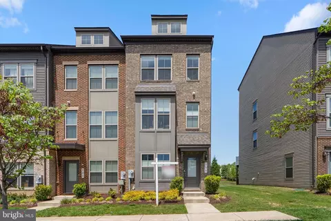 259 Phoenix Dr, Marlboro, MD 20774