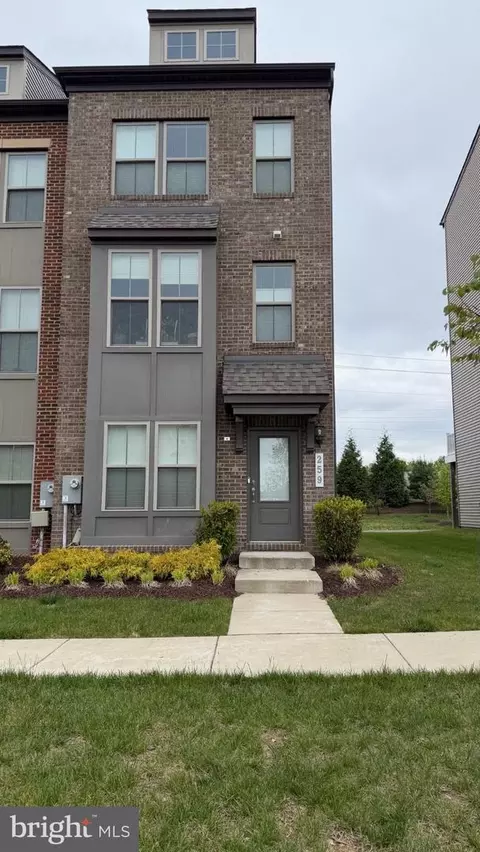 259 Phoenix Dr, Marlboro, MD 20774