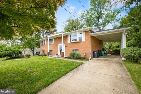 9011 Cooper Dr, Fort Washington, MD 20744