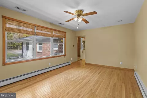 Living - 1100 Bryan Point Rd, Accokeek, MD 20607 photo 4 of 4