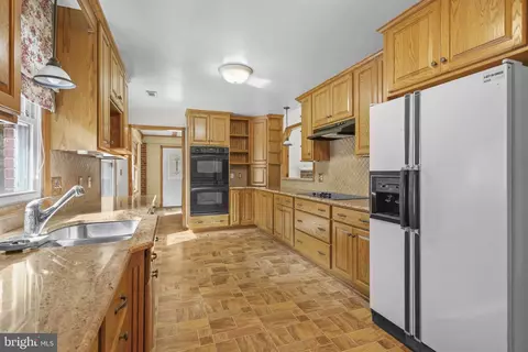 Kitchen - 1100 Bryan Point Rd, Accokeek, MD 20607 photo 4 of 4