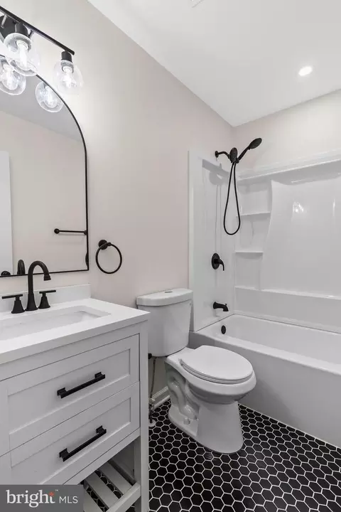 Bath - 15732 Millbrook Ln #79, Laurel, MD 20707 photo 4 of 6