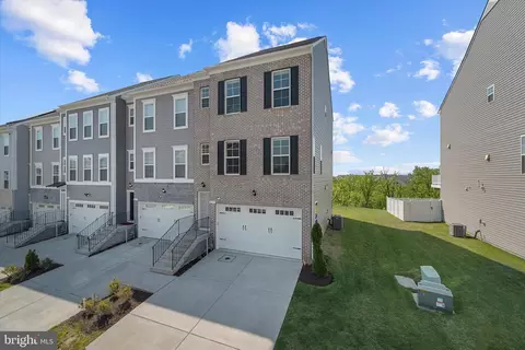 1049 Highpoint Trl, Laurel, MD 20707