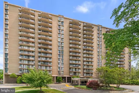 6100 Westchester Park Dr #501, College Park, MD 20740