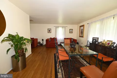 Dining - 1416 2nd St, Lanham, MD 20706 photo 3 of 3
