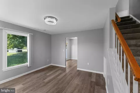 Living - 9302 Player Dr #155, Laurel, MD 20708 photo 4 of 4
