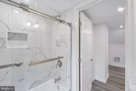 Bath - 6710 Pine Grv, Suitland, MD 20746 photo 2 of 4