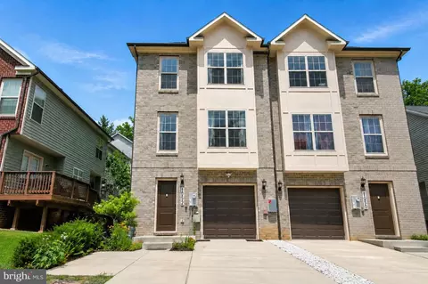 1052 Owens Rd, Oxon Hill, MD 20745
