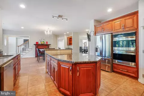 Kitchen - 7804 Killbarron Dr, Laurel, MD 20707 photo 3 of 6