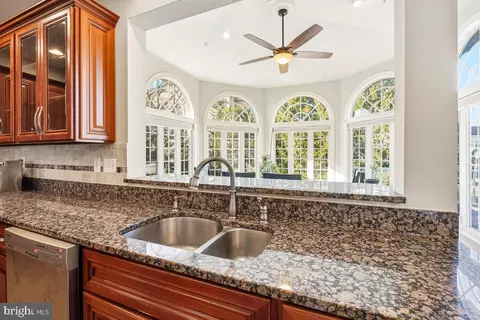 Kitchen - 7804 Killbarron Dr, Laurel, MD 20707 photo 4 of 6