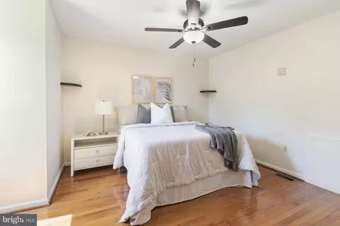 Bedroom - 14215 Greenview Dr, Laurel, MD 20708 photo 4 of 6