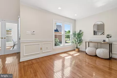 Entry Way - 14215 Greenview Dr, Laurel, MD 20708 photo 1 of 4