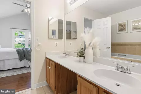 Entry Way - 14215 Greenview Dr, Laurel, MD 20708 photo 4 of 4