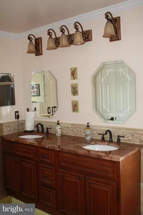 Bath - 8606 Compass Ct, Laurel, MD 20708 photo 2 of 6