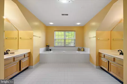 Bath - Undisclosed, Bowie, MD 20721 photo 2 of 7