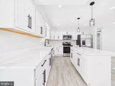 Entry Way - 9604 Middleridge Ct, Brandywine, MD 20613 photo 1 of 5