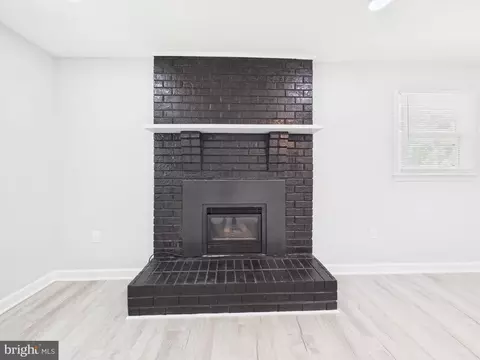 Living - 9604 Middleridge Ct, Brandywine, MD 20613 photo 11 of 11