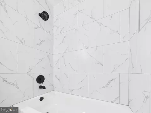 Bath - 9604 Middleridge Ct, Brandywine, MD 20613 photo 1 of 6