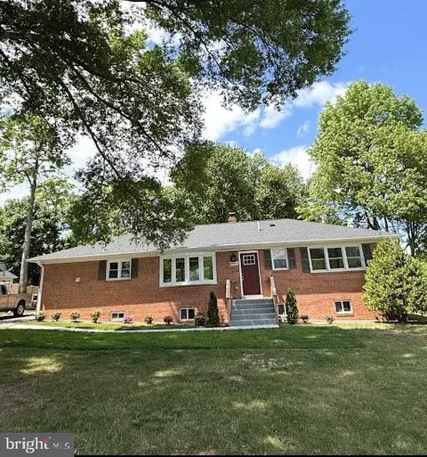 6620 Napoli Rd, Temple Hills, MD 20748