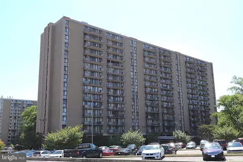 6100 Westchester Park Dr #516, College Park, MD 20740