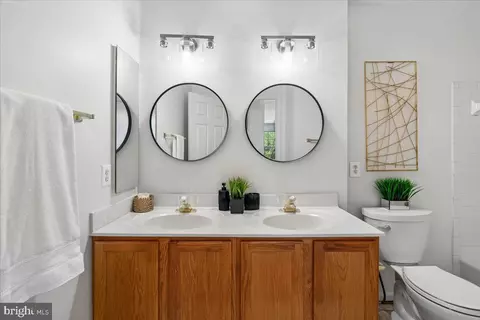 Bath - 1004 Arbor Park Pl, Bowie, MD 20721 photo 4 of 6
