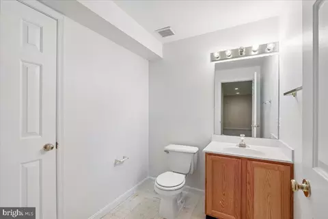 Bath - 1004 Arbor Park Pl, Bowie, MD 20721 photo 6 of 6