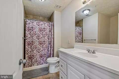 Bath - 16420 Elysian Ln, Bowie, MD 20716 photo 2 of 5