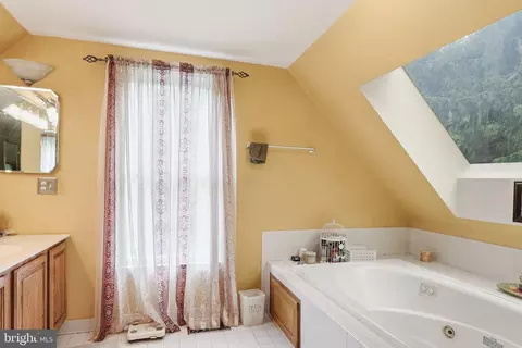 Bath - 14302 Delcastle Dr, Bowie, MD 20721 photo 1 of 3