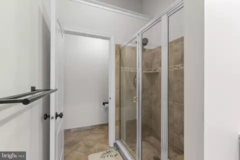 Entry Way - 4005 Ranch Rd, Marlboro, MD 20772 photo 7 of 8