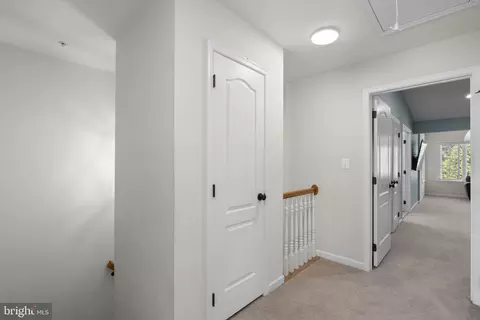 Entry Way - 4005 Ranch Rd, Marlboro, MD 20772 photo 5 of 8