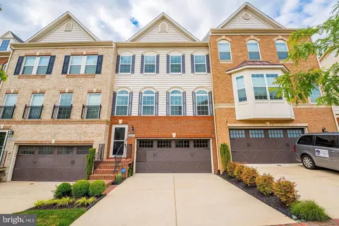 3831 Pentland Hills Dr, Marlboro, MD 20774