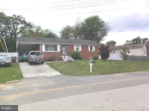 5801 Delta Ln, Suitland, MD 20746