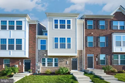 5418 Manor Park Dr, Marlboro, MD 20772