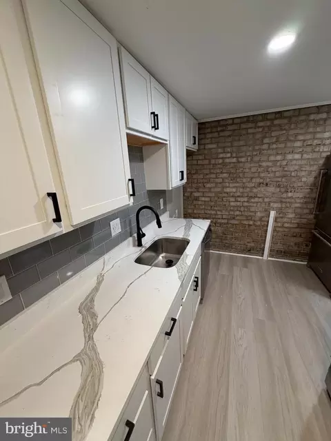 3342 Huntley Square Dr #T2, Temple Hills, MD 20748