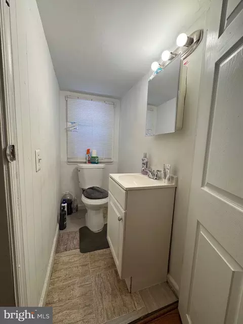 Bath - 5007 Oglethorpe St, Riverdale, MD 20737 photo 4 of 5