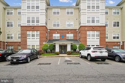 14000 New Acadia Ln #404, Marlboro, MD 20774