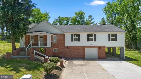 1501 Pine Grove Rd, Capitol Heights, MD 20743