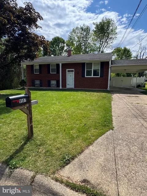 9507 Small Dr, Clinton, MD 20735