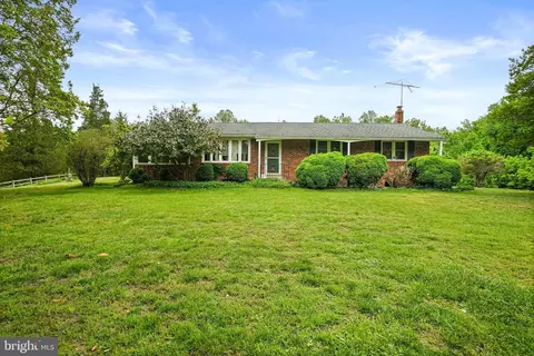 6201 Croom Station Rd, Marlboro, MD 20772