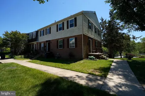 12836 Claxton Dr #4-E, Laurel, MD 20708