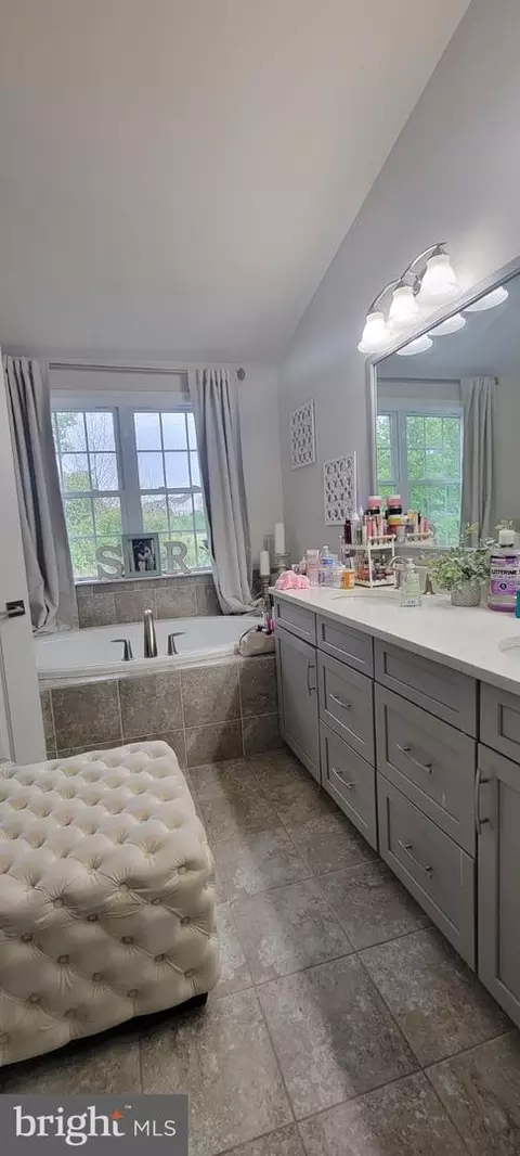 Bath - 10716 Flying Change Ct, Marlboro, MD 20772 photo 1 of 5
