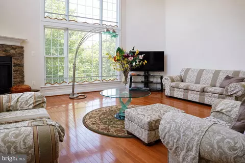 Living - 12802 Willow Marsh Ln, Bowie, MD 20720 photo 6 of 8