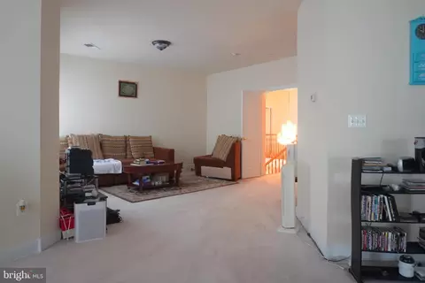 Living - 12802 Willow Marsh Ln, Bowie, MD 20720 photo 3 of 4