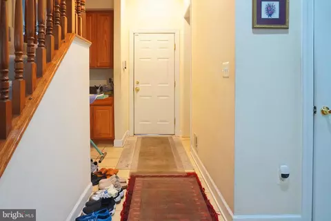 Entry Way - 12802 Willow Marsh Ln, Bowie, MD 20720 photo 6 of 15